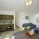Pratone Apartment *