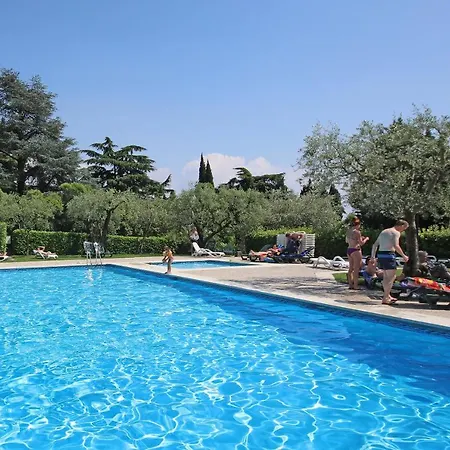 Pratone Apartament *
