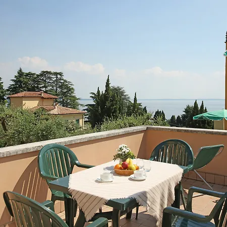 Pratone Apartament *